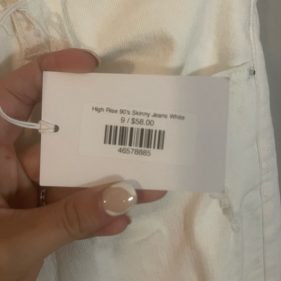 NWT Sneakpeek High Rise 90s Skinny Jeans, White, Distressed. $20.  Super cute!! - Picture 4 of 4